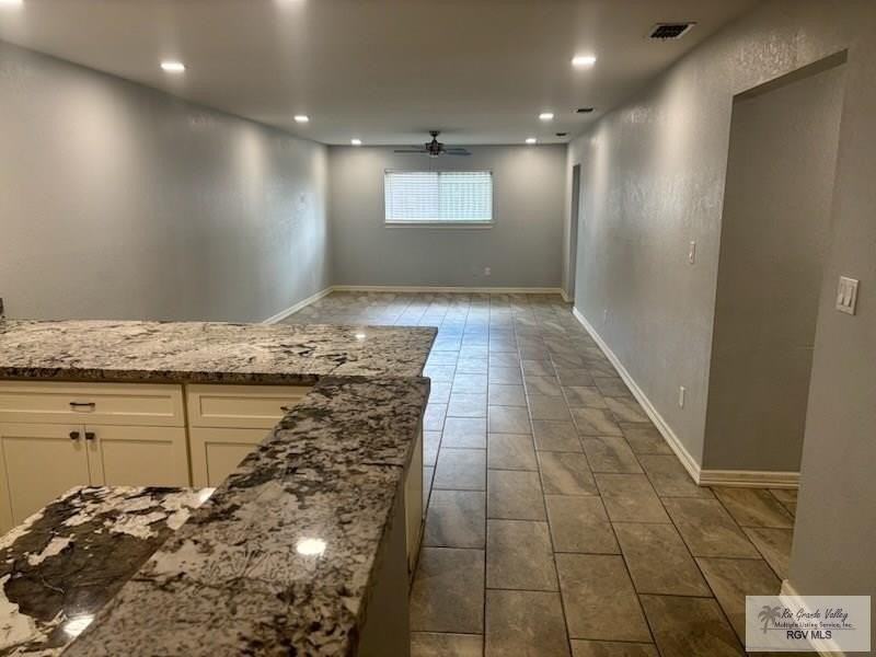 910 Live Oak Cir Apt A #A - Photo 4 of 12