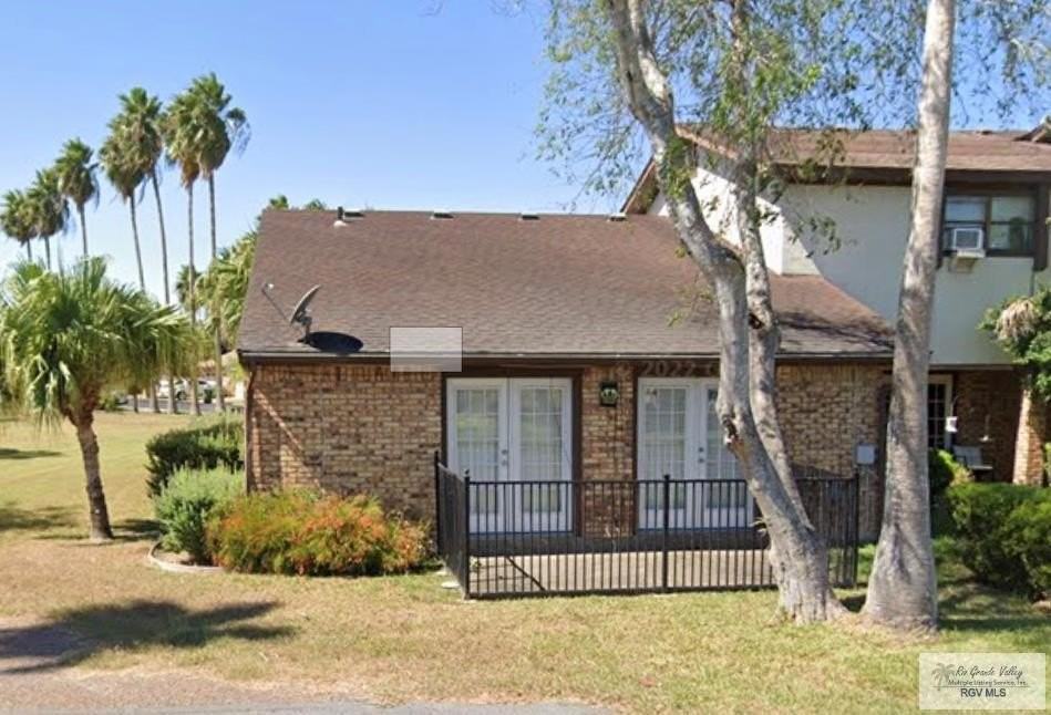 110 Santa Ana Ave - Photo 2 of 10