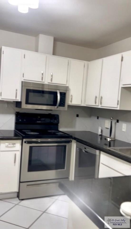 110 Santa Ana Ave - Photo 4 of 10