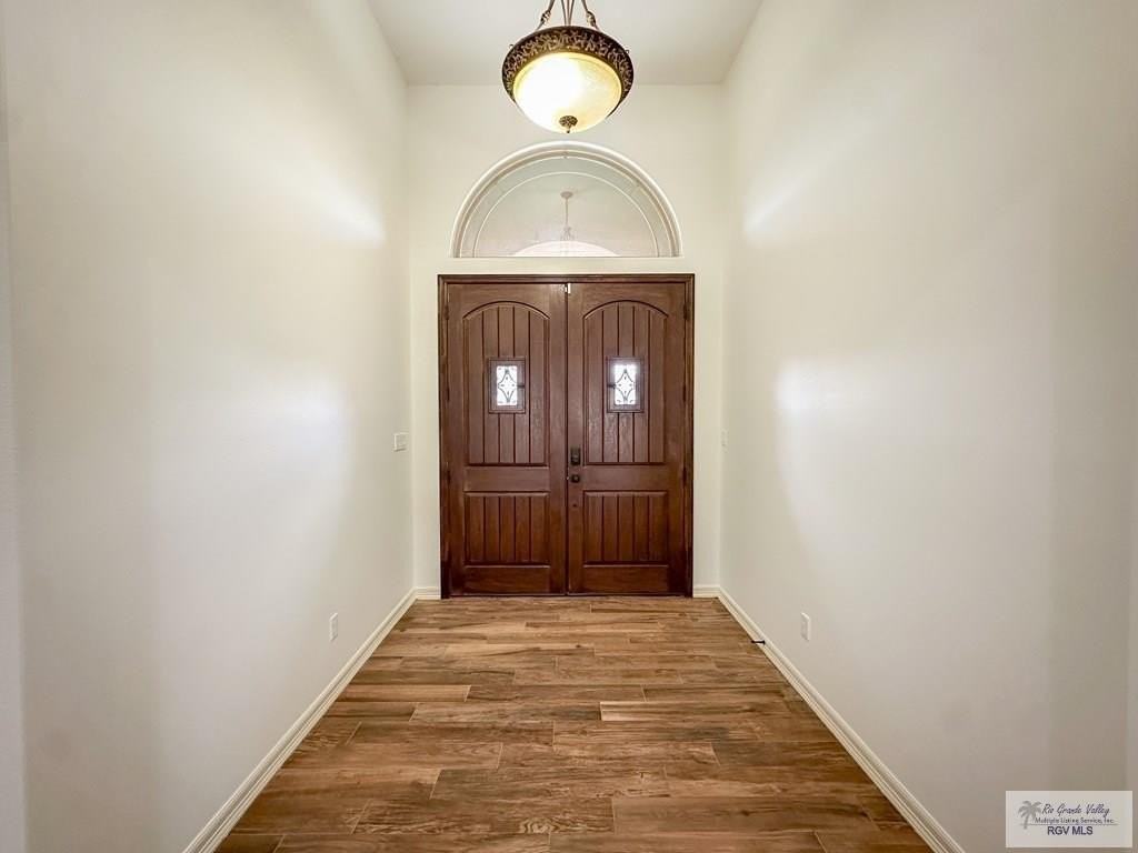 1009 Clearview Dr - Photo 2 of 21