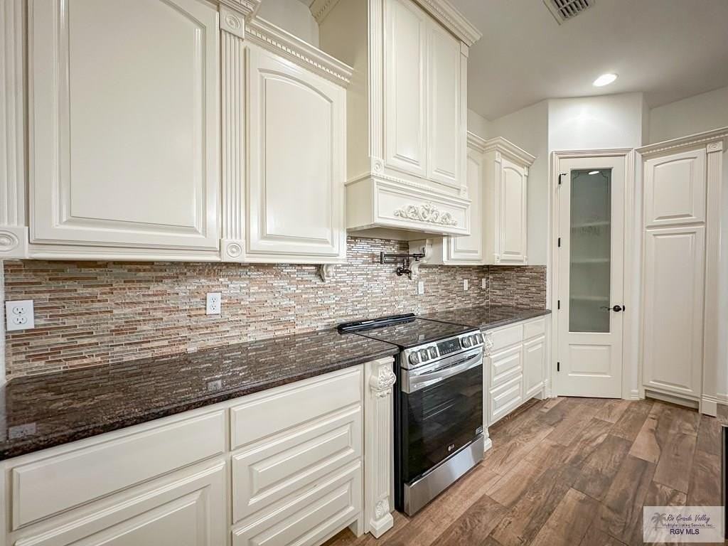 1009 Clearview Dr - Photo 6 of 21