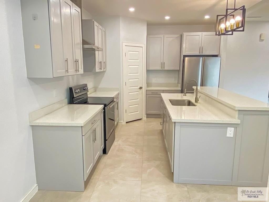 1761 Castillo St - Photo 6 of 23