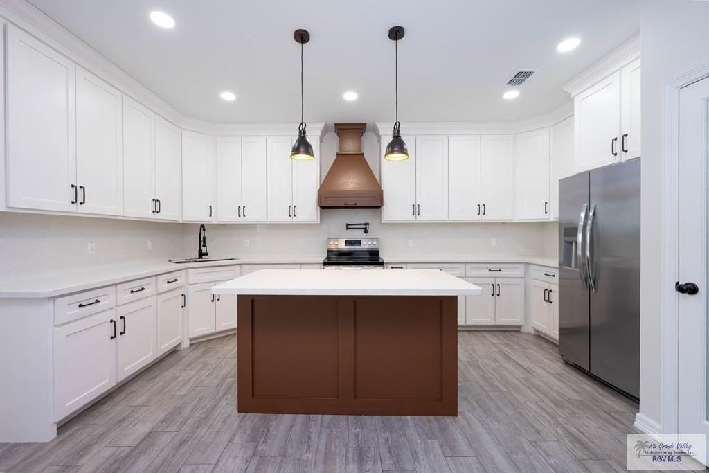 460 Marcelo St - Photo 5 of 20