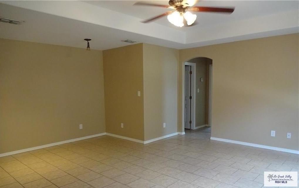 714 Jade St - Photo 2 of 13