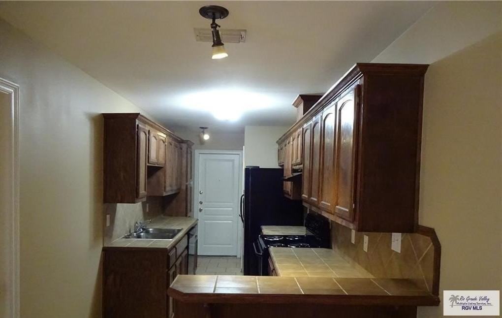 714 Jade St - Photo 7 of 13