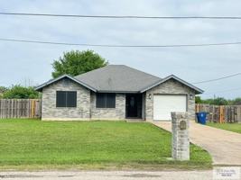 featured image of 23553 Del Rio Cir