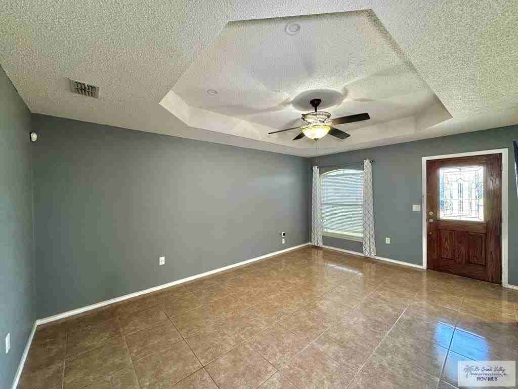 6532 Tradition Cir - Photo 4 of 21