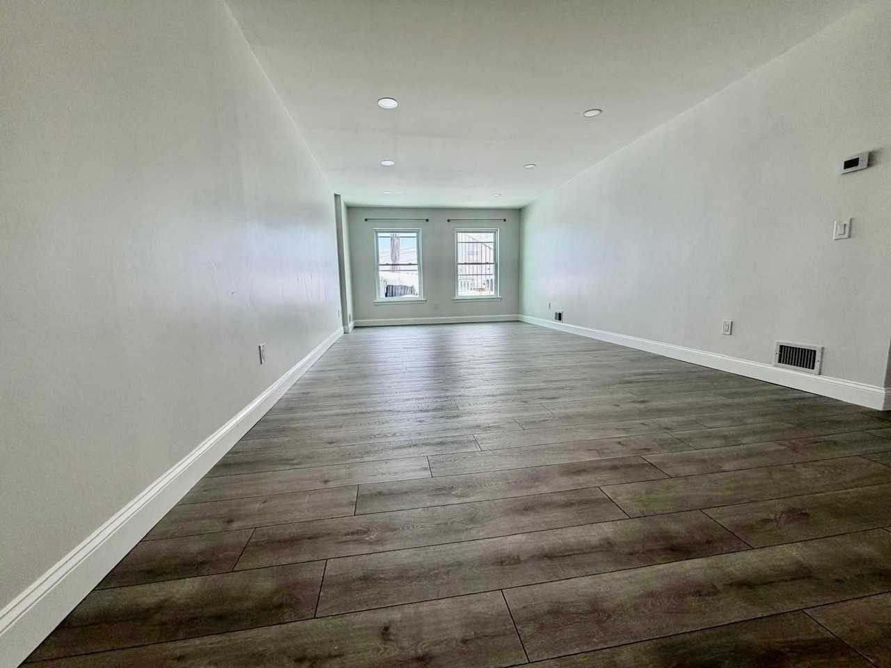 8 Bergen Ridge Rd #3 - Photo 2 of 10