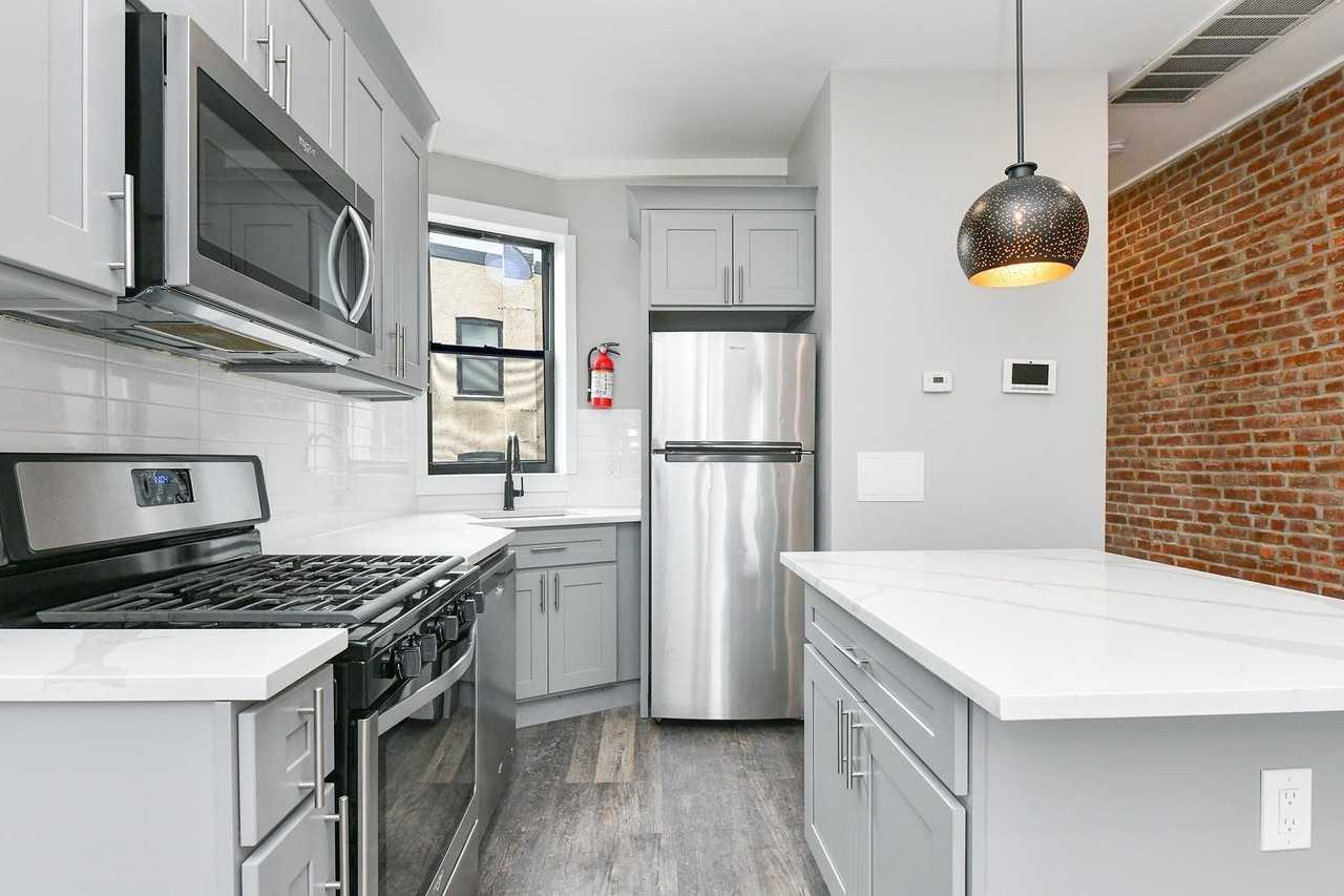 30 63rd St #3R - Photo 2 of 16