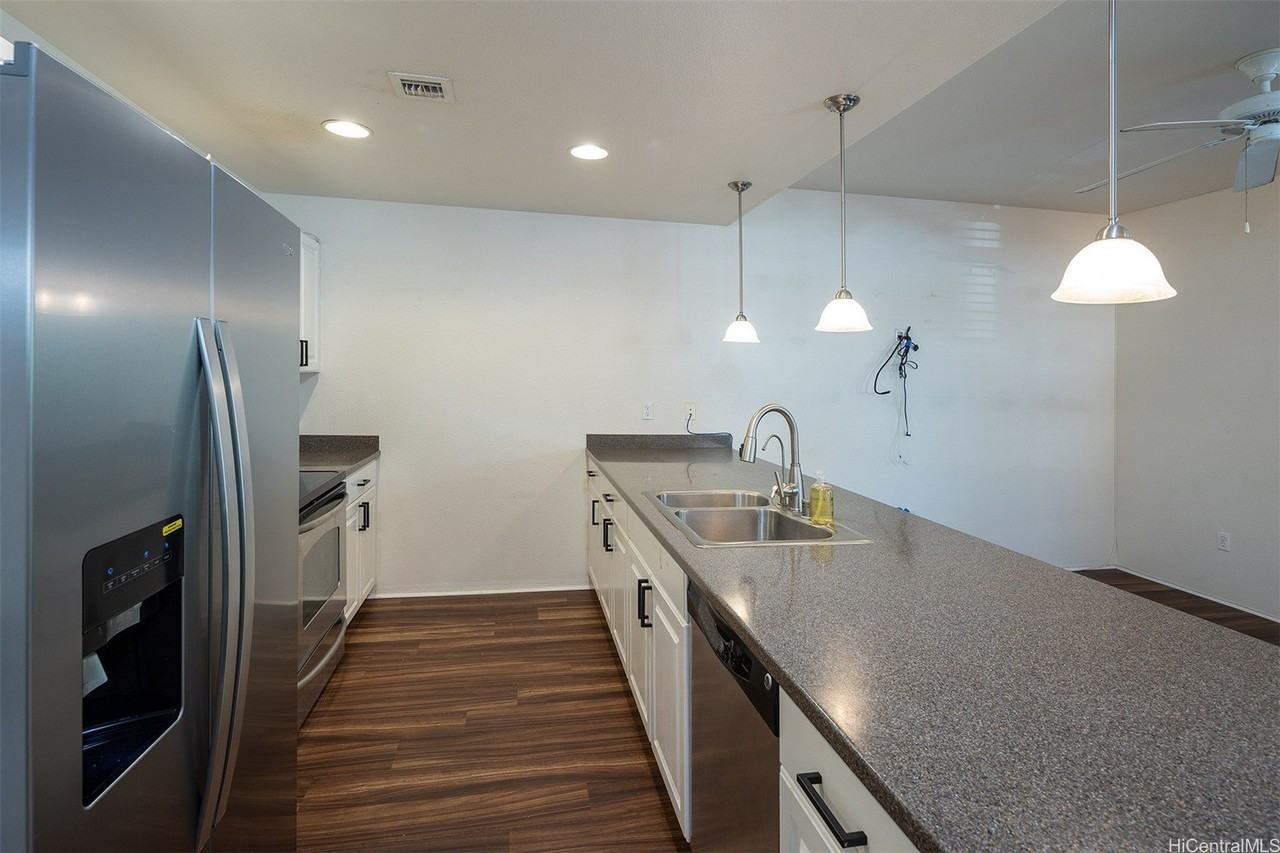 520 Kunehi St Apt 708 - Photo 5 of 16