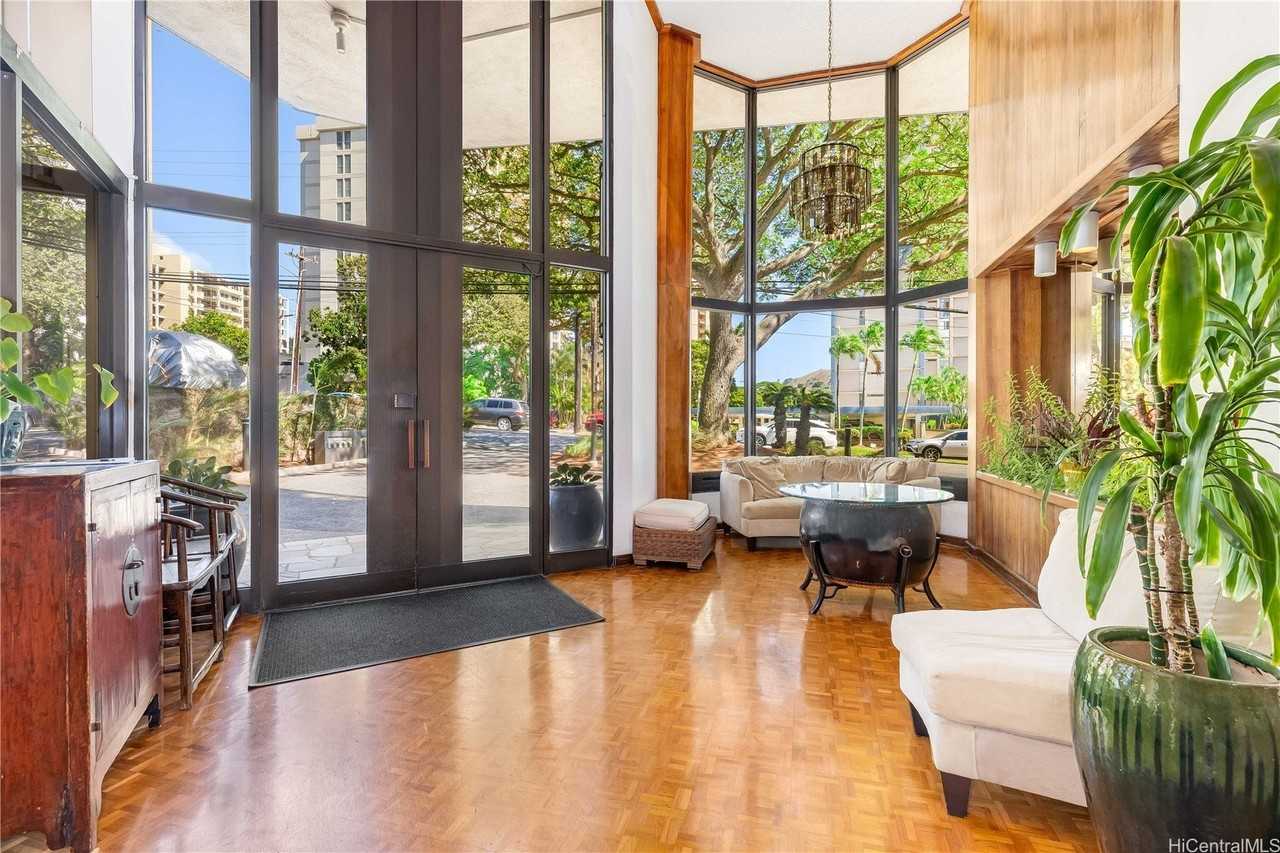 2040 Nuuanu Ave Apt 803 - Photo 2 of 23