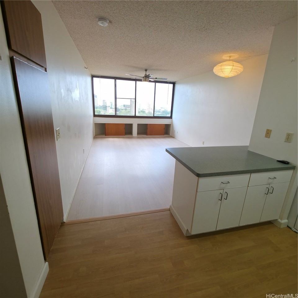 2040 Nuuanu Ave Apt 803 - Photo 3 of 23