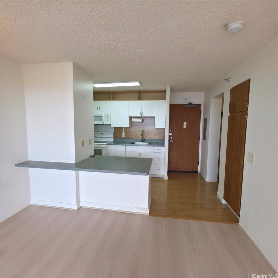 2040 Nuuanu Ave Apt 803 - Photo 7 of 23