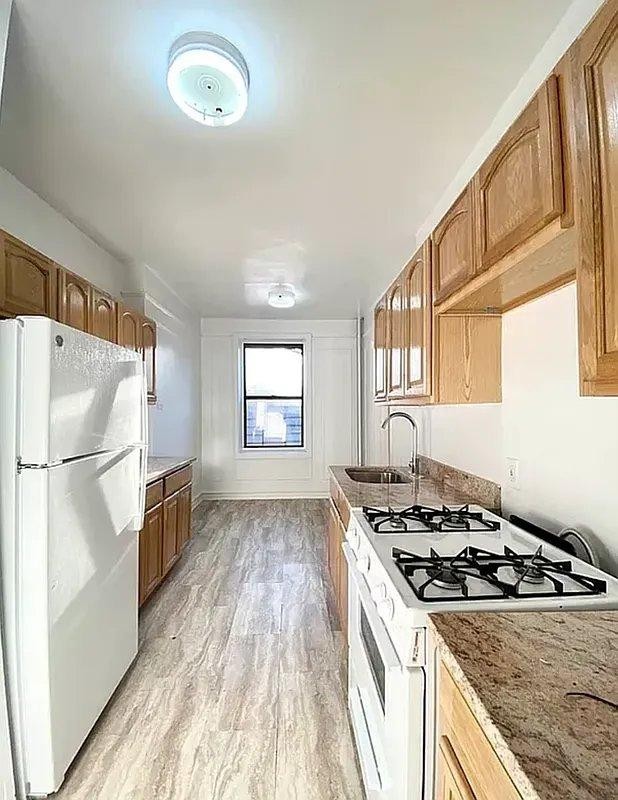 215 E 201st St - Photo 2 of 4