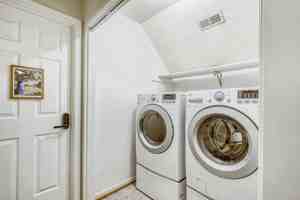 featured image of Meadowchase Ct