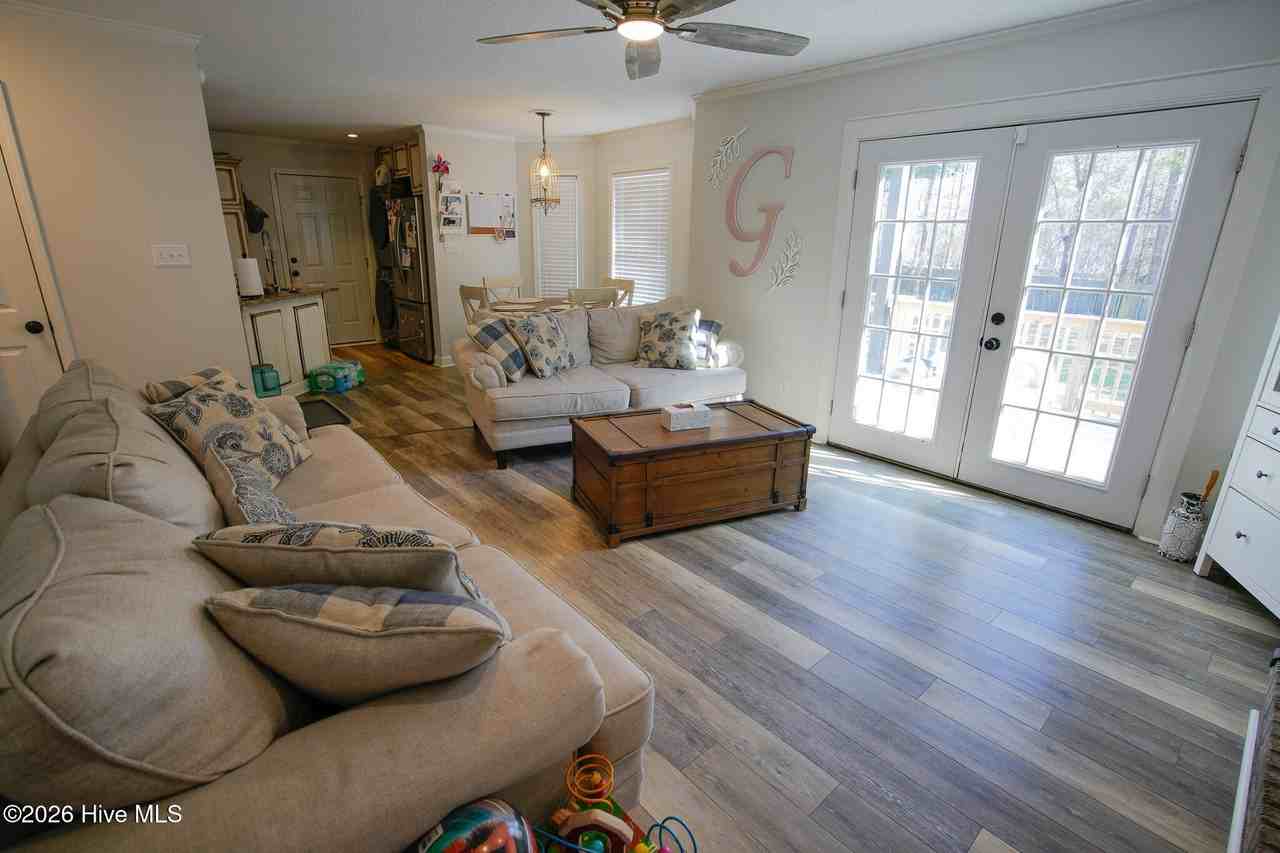 218 English Walnut Dr - Photo 3 of 20