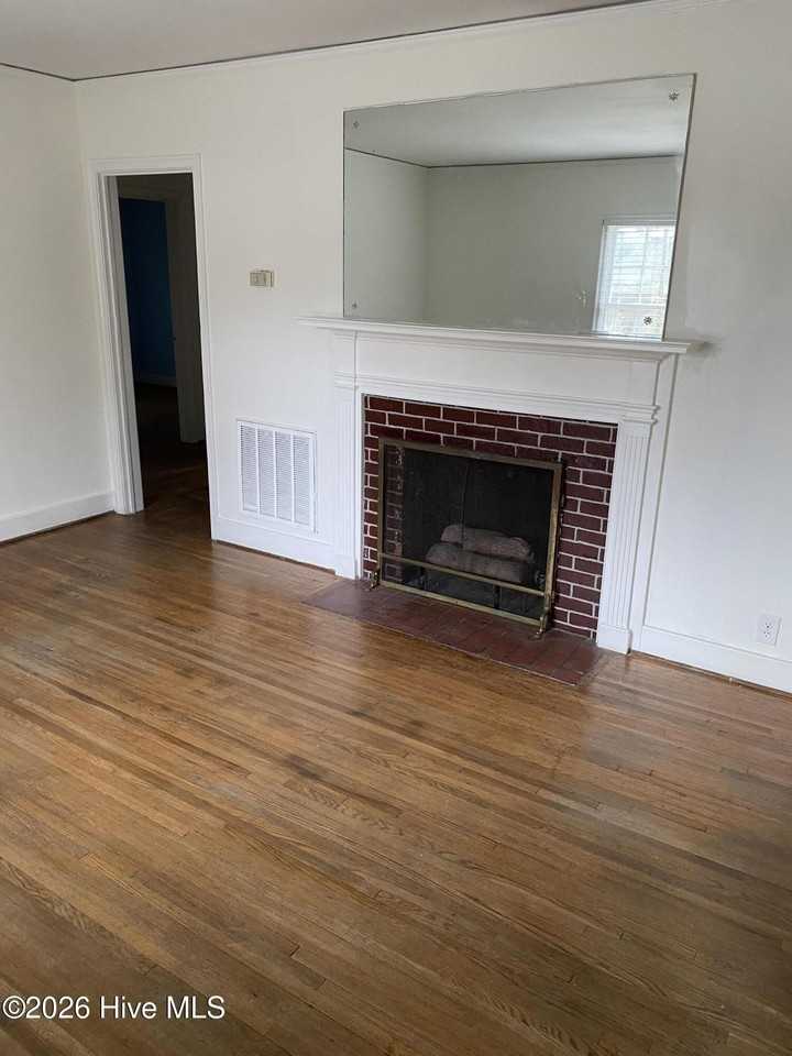 21 Madison St - Photo 3 of 10