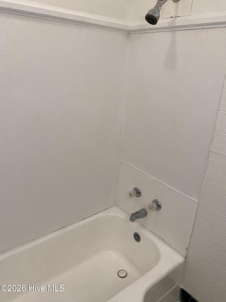 21 Madison St - Photo 6 of 10