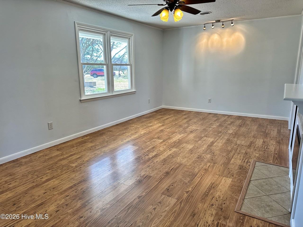 115 Fieldcrest Dr - Photo 6 of 31