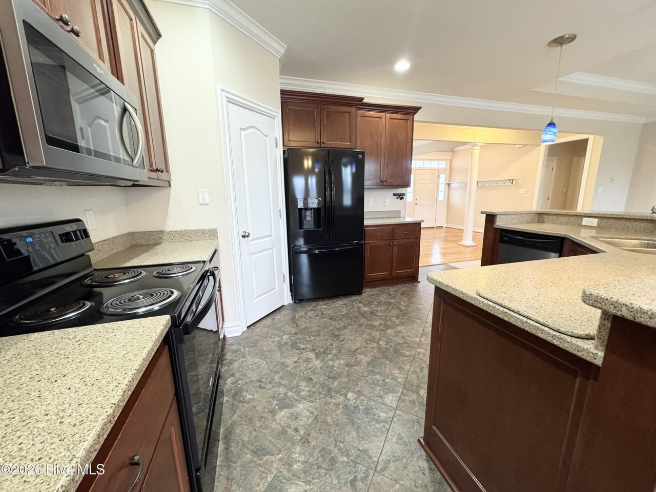 125 Tulip Tree Dr - Photo 3 of 21