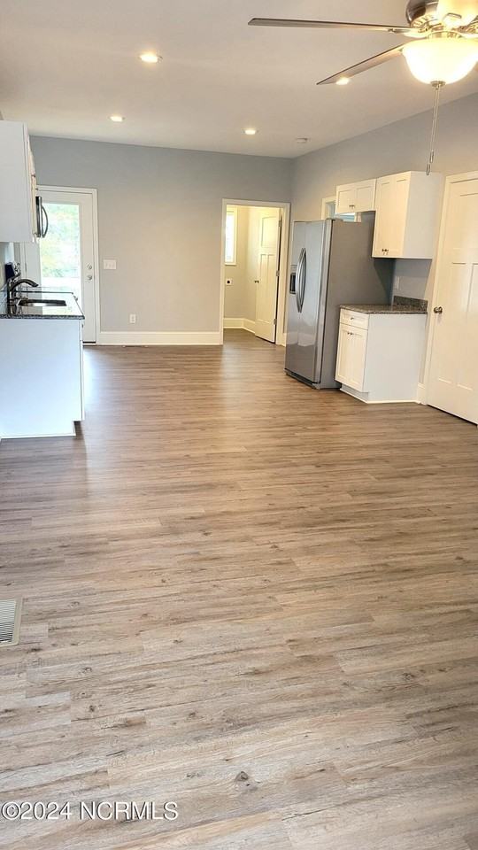 82 N Knoll Rd - Photo 5 of 32