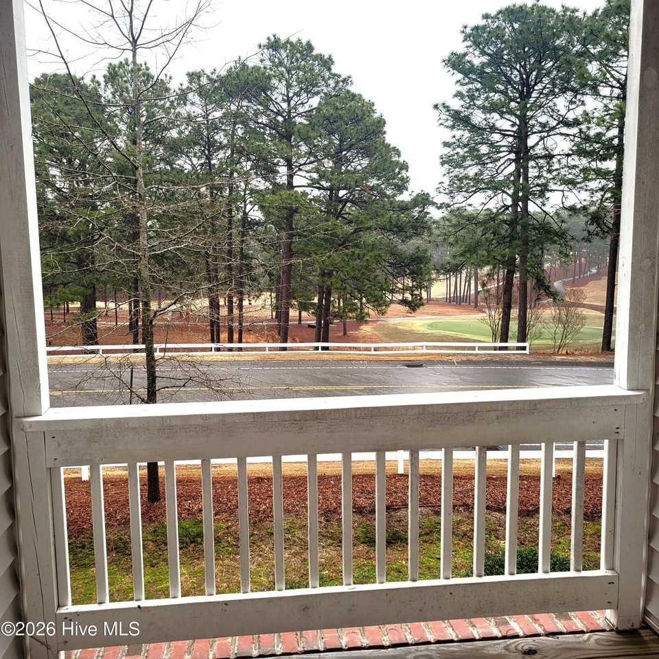 82 N Knoll Rd - Photo 7 of 32