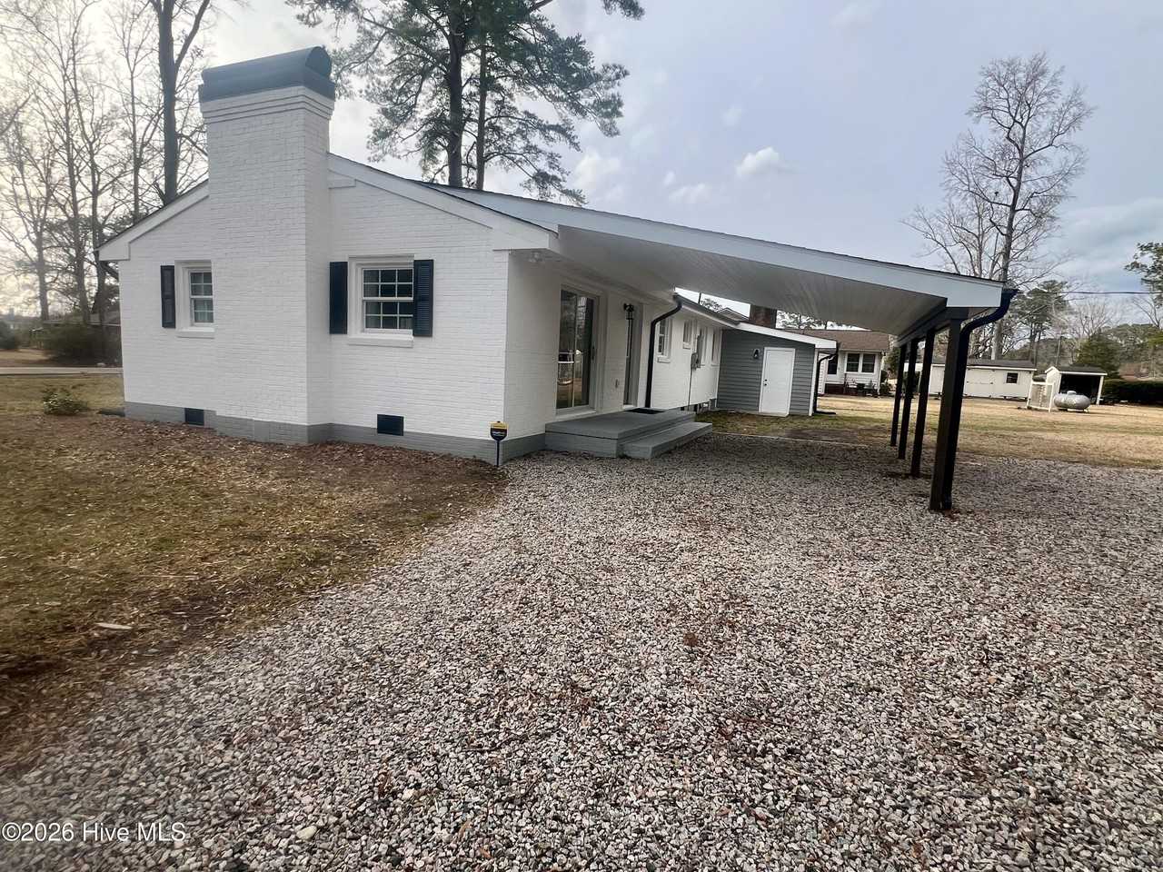 101 Beech Ln - Photo 4 of 38