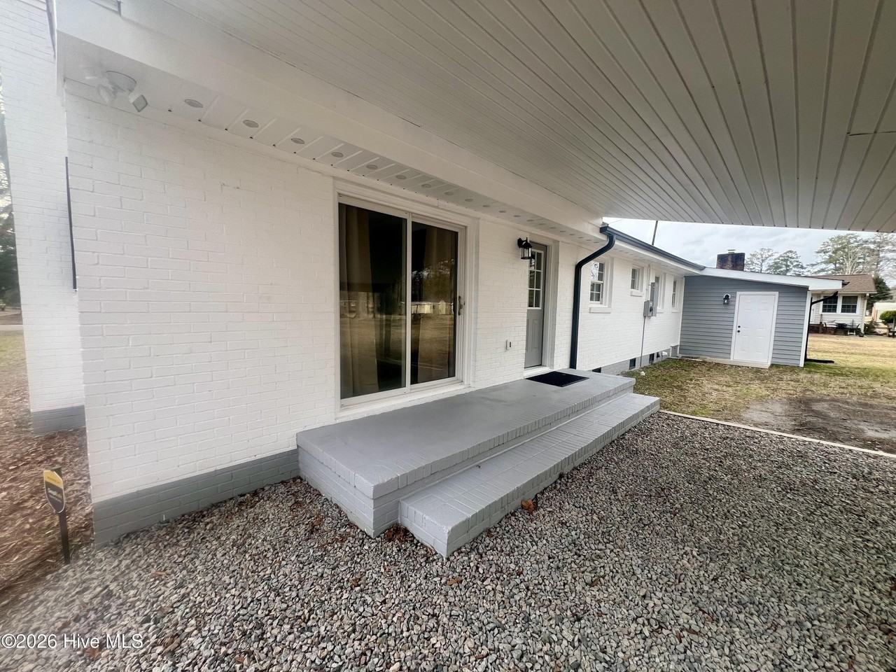 101 Beech Ln - Photo 5 of 38