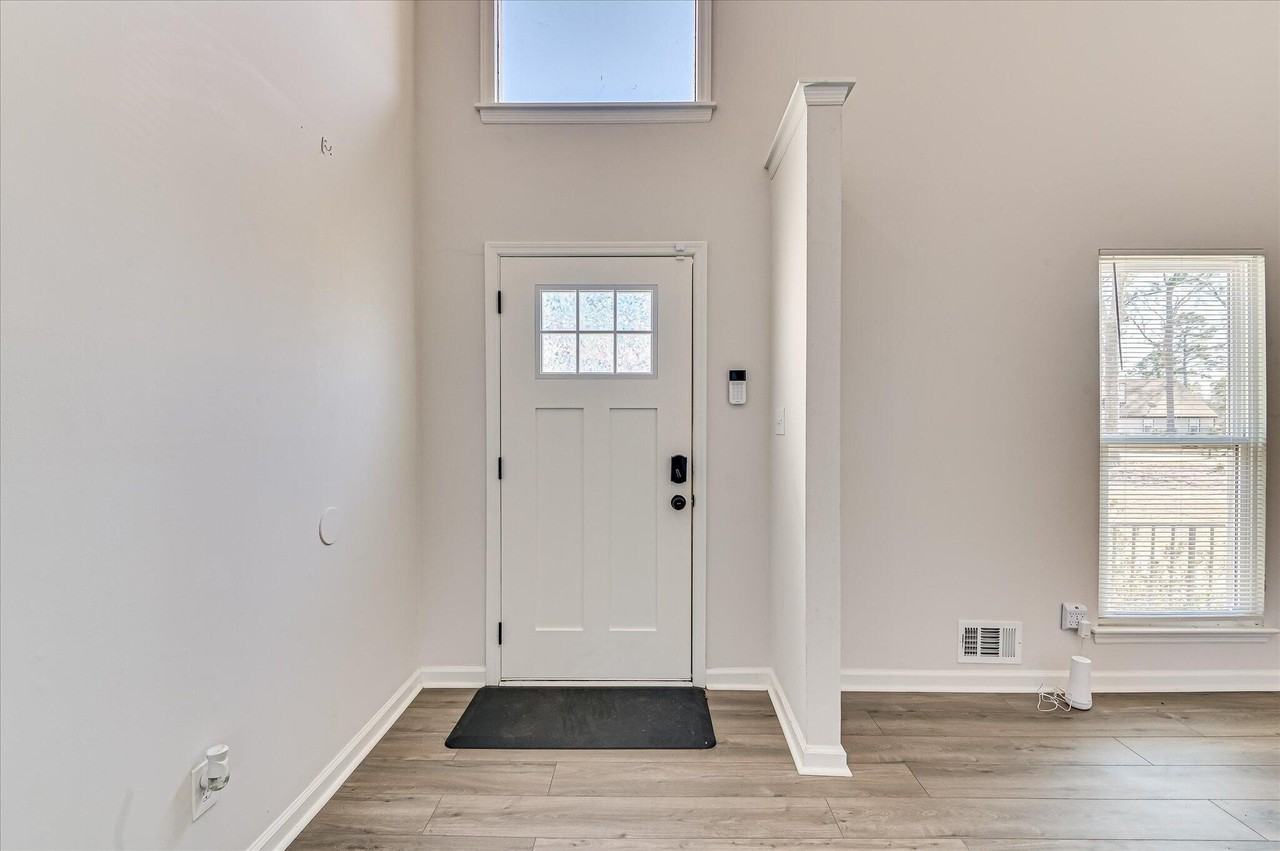 170 Shadowmoor Ct - Photo 5 of 36