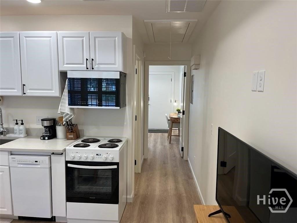 637 Columbus Dr Unit B - Photo 4 of 10