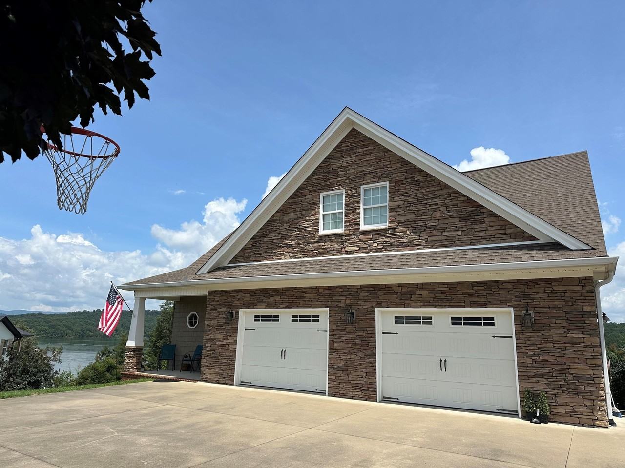 2862 Scenic Lake Cir