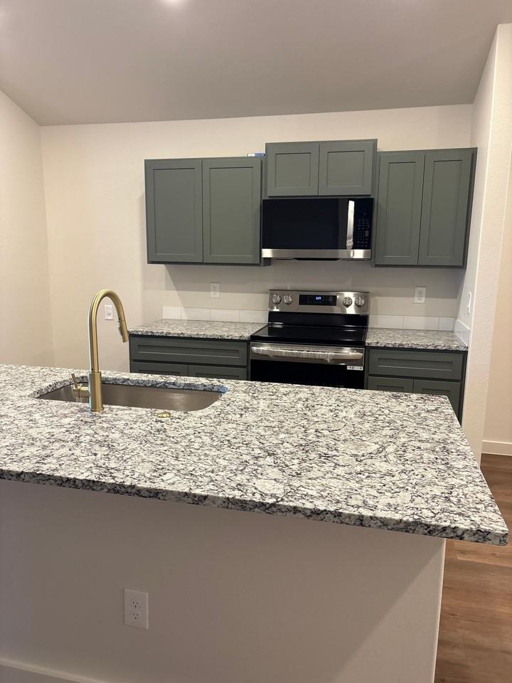 2132 Langford Ave - Photo 2 of 20