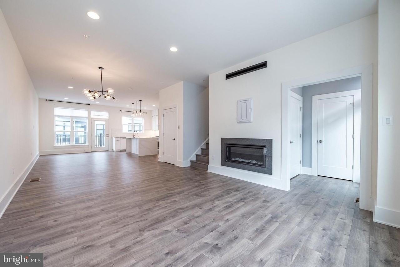 11382 Emerald Park Rd - Photo 4 of 50