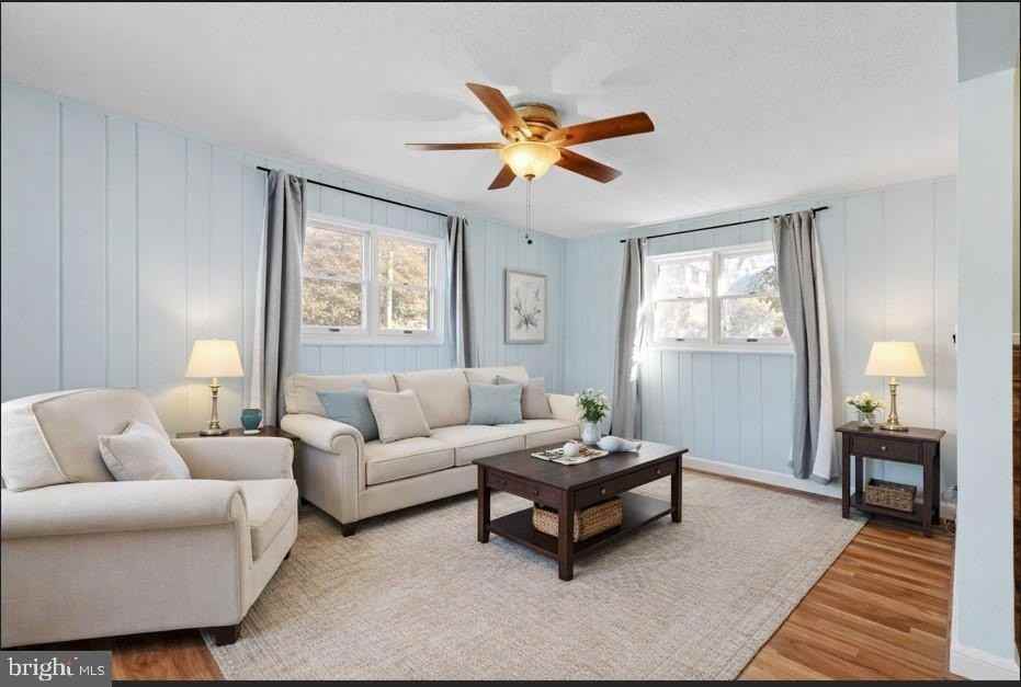 1611 Ballard St - Photo 6 of 41