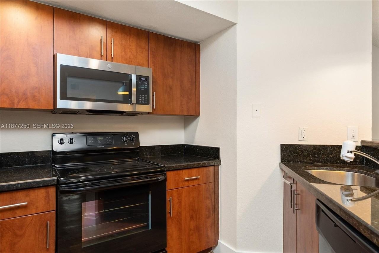 12760 Vista Isles Dr #711 - Photo 7 of 39