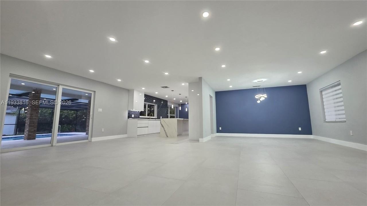 10540 Sw 125th St - Photo 4 of 32