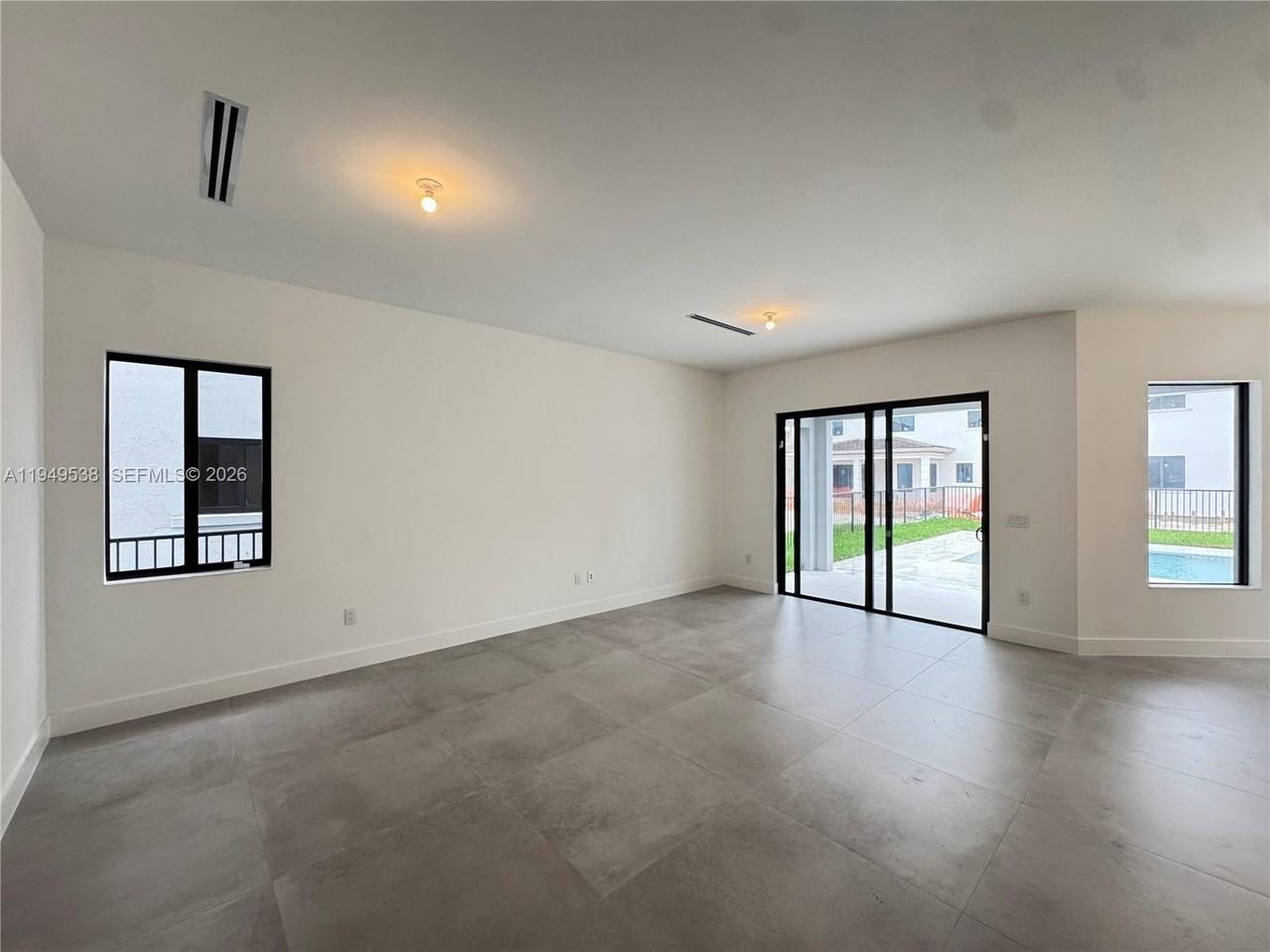 19670 Ne 14th Ct #19670 - Photo 7 of 50