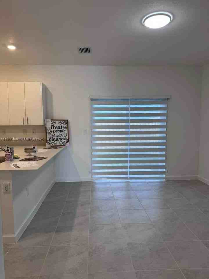 2721 Se 26th St #2721 - Photo 5 of 50