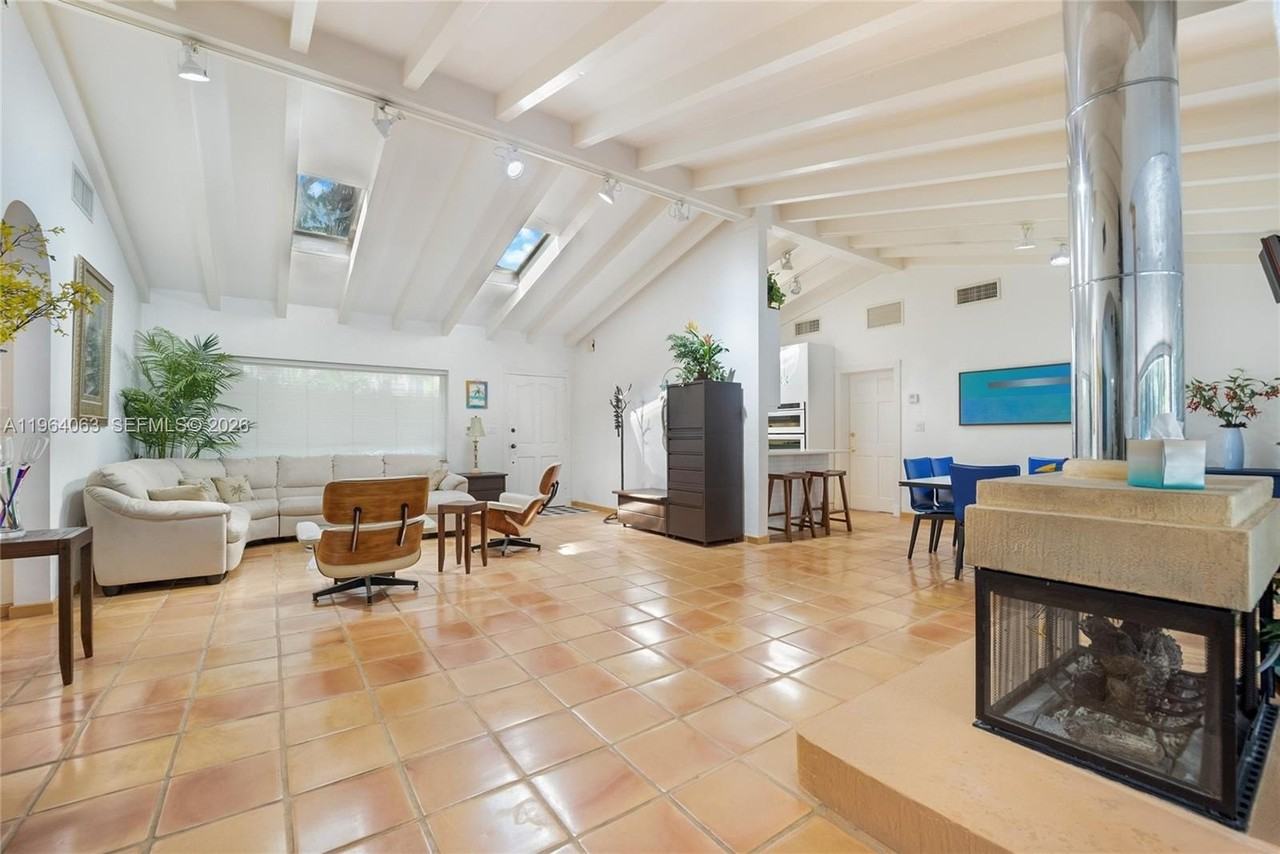 278 S Island - Photo 5 of 34