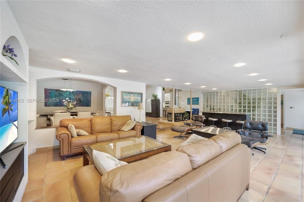 278 S Island - Photo 7 of 34