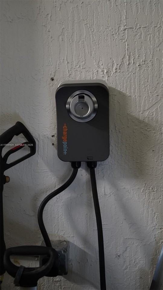 549 Nw 204th St - Photo 6 of 48