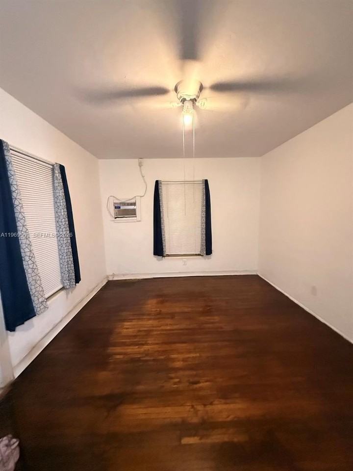 1959 Taylor St #1-2 - Photo 2 of 5