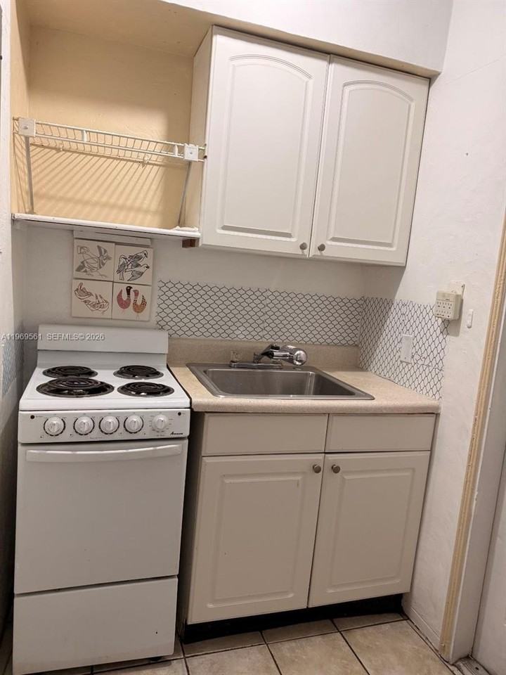 1959 Taylor St #1-2 - Photo 3 of 5