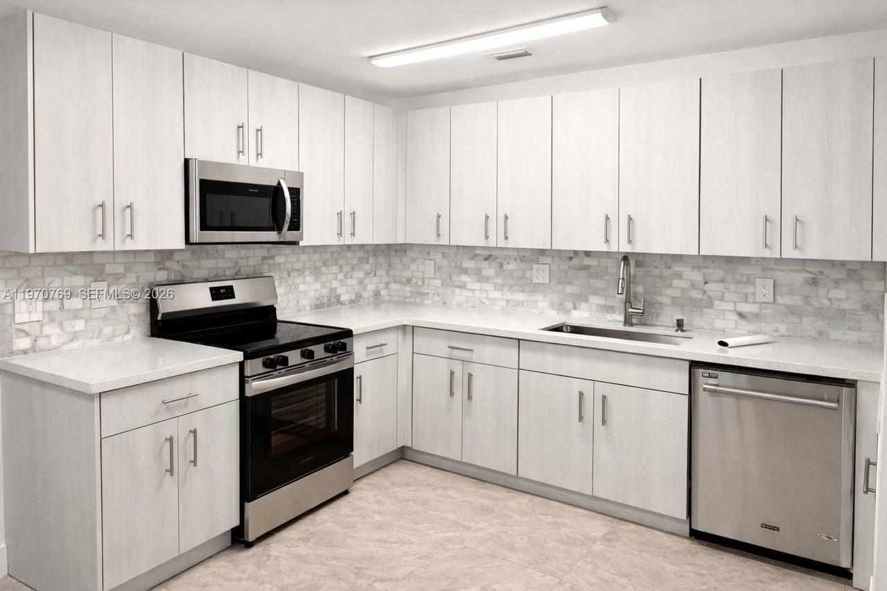 6416 Sw 15th St - Photo 2 of 12