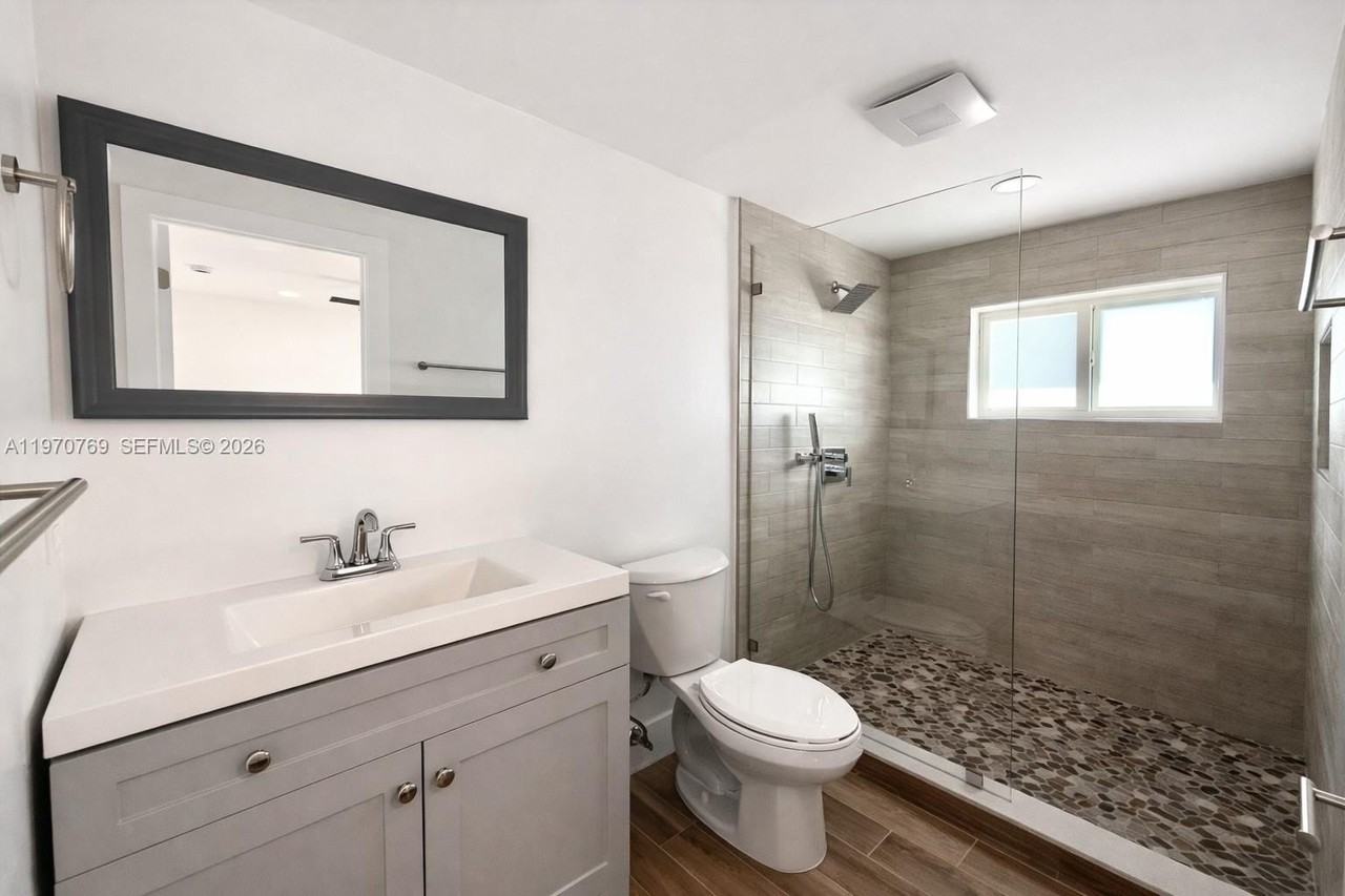 6416 Sw 15th St - Photo 5 of 12