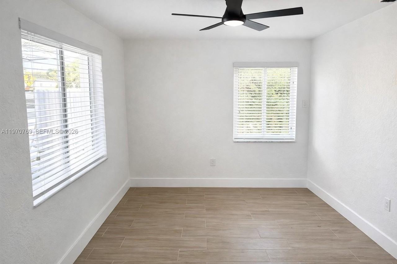 6416 Sw 15th St - Photo 6 of 12