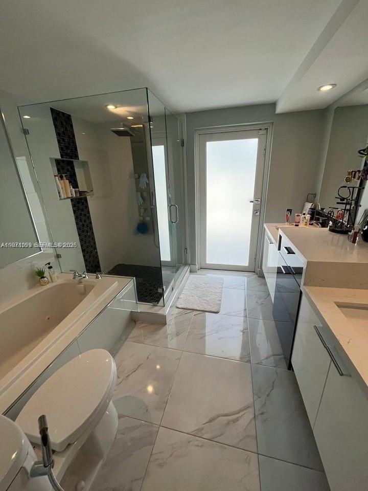 12770 Sw 18th St #NULL - Photo 2 of 37