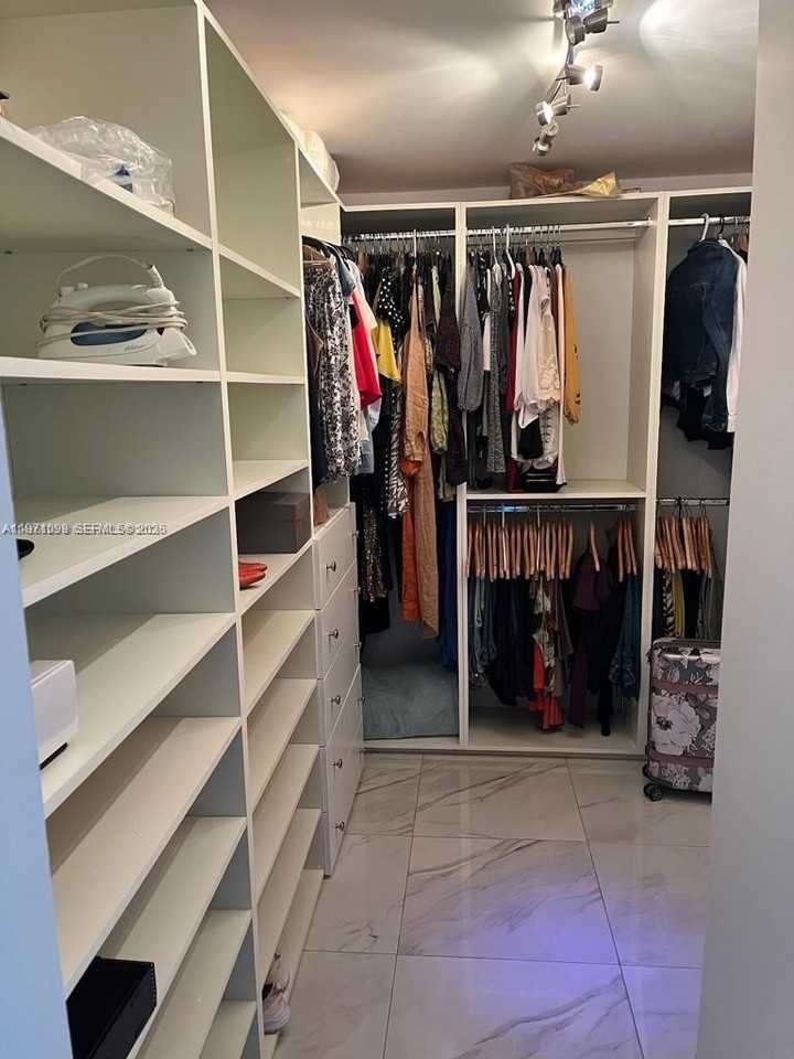 12770 Sw 18th St #NULL - Photo 7 of 37