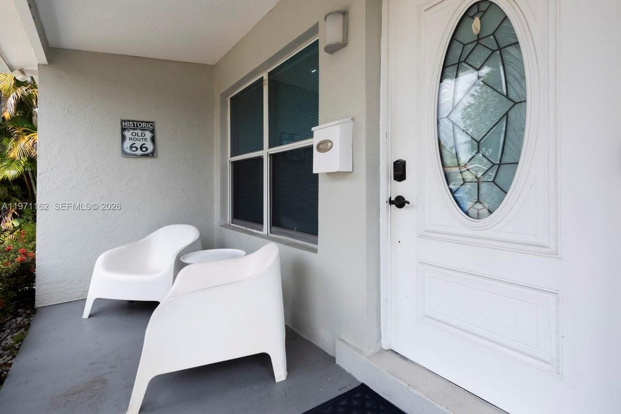 5224 Ne 1st Ave - Photo 3 of 20