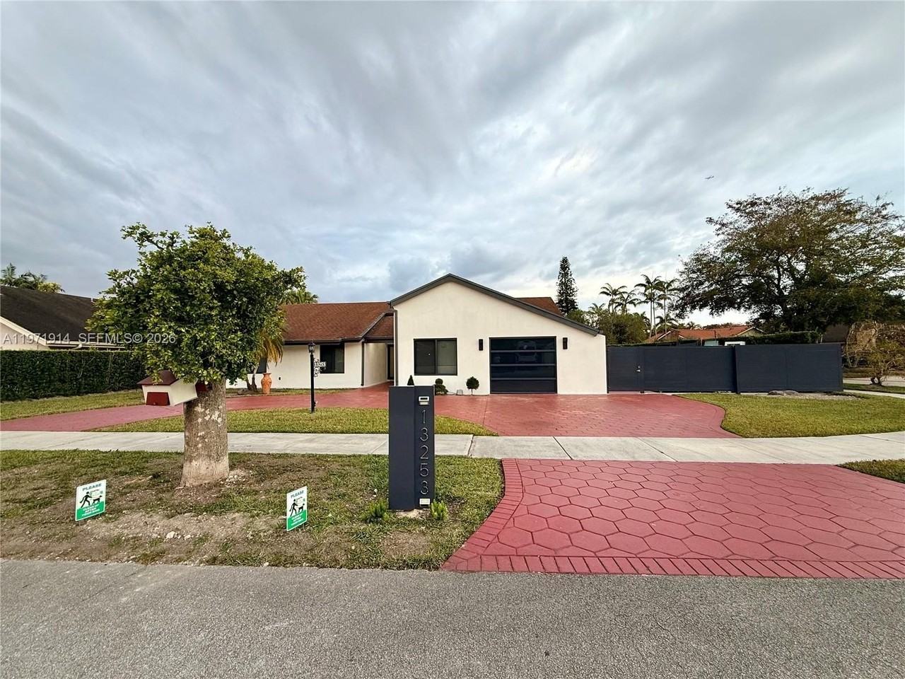 13253 Sw 96th Ter #0 - Photo 2 of 18